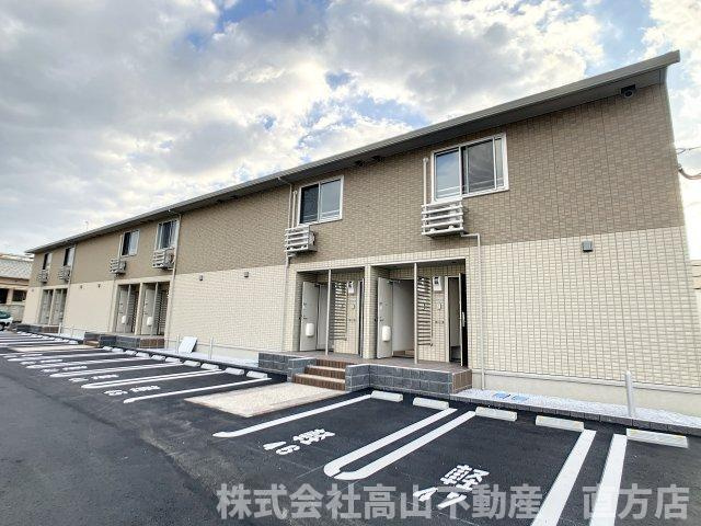 直方市大字知古のアパートの外観