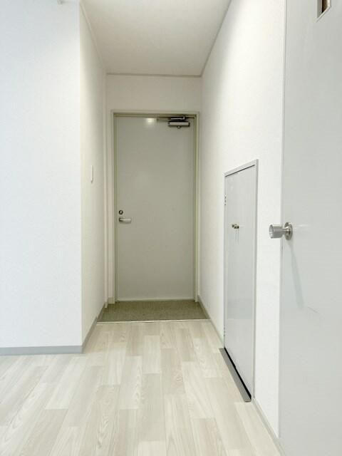 ＳＡＰ本八幡Ⅳの玄関