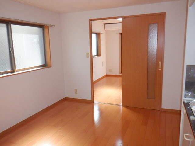 ラーク・ヒルズ