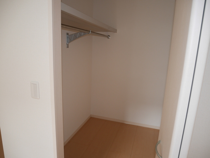 豊岡市京町のアパートの収納|ウォークインクローゼット完備です！！