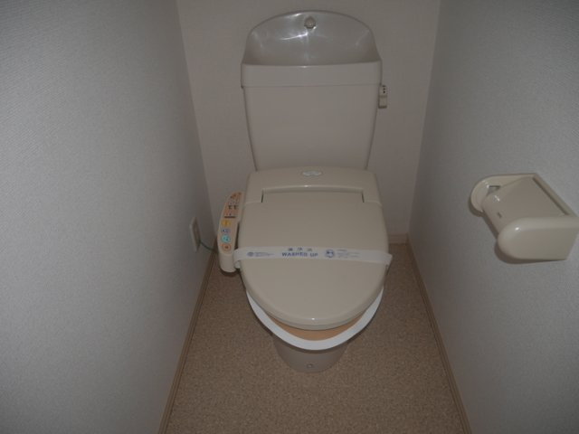 豊岡市京町のアパートのトイレ|温水洗浄便座付きですよ(^^)/