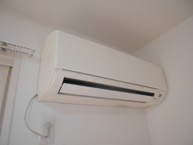 豊岡市京町のアパートの設備|エアコン設置もうれしい設備◆