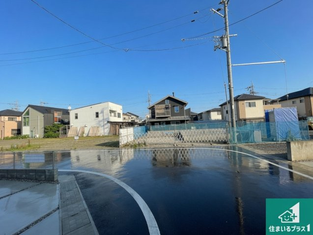 ★29(土)30(日)現地見学可能！★大津市和邇中　ラスト1邸の前面道路含む現地写真|周辺は閑静な住宅街！前面道路広々で車の出し入れも便利です。駐車が苦手な方でも安心して車庫入れできます！
