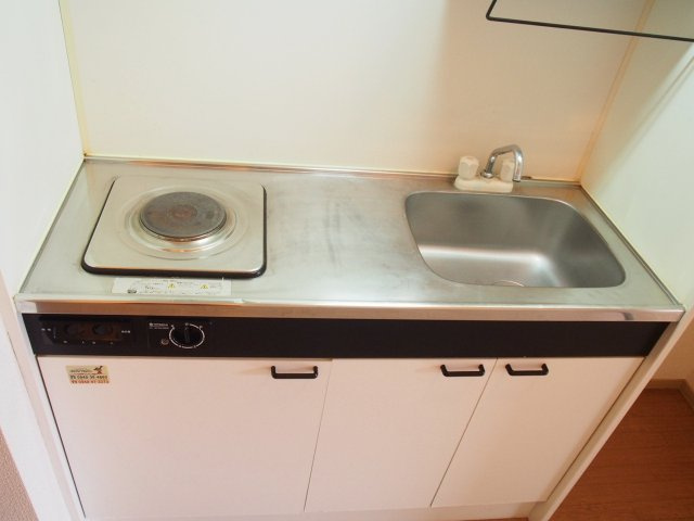 エクレールフラッツ【キャッシュバック対象物件】のキッチン|コンパクトなキッチンで掃除もラクラク