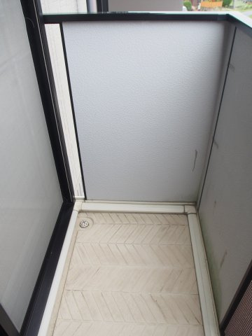 エクレールフラッツ【キャッシュバック対象物件】のバルコニー|暖かな日差しのふりそそぐバルコニー