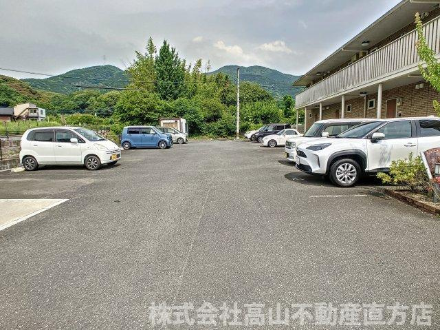 シルエラの駐車場