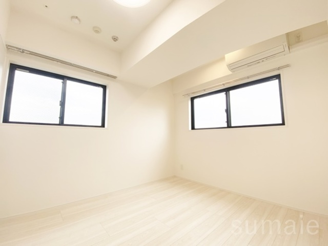 オープンブルーム王子の居間・リビング|6.1帖の洋室です☆