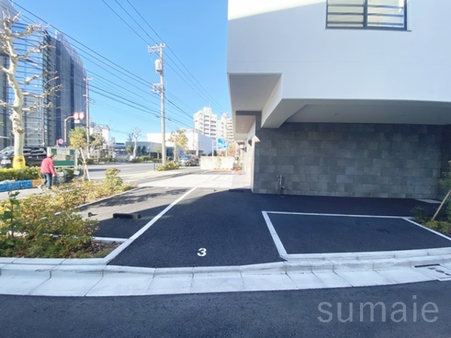 オープンブルーム王子の駐車場|駐車場です☆