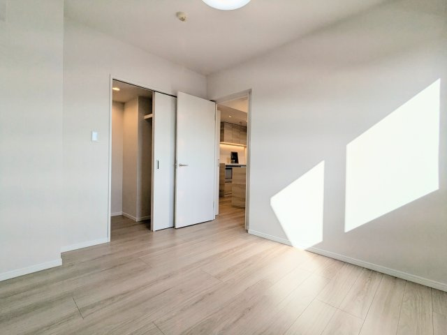 ファミール浅草シティウエストの洋室|～WIC付きの主寝室写真～