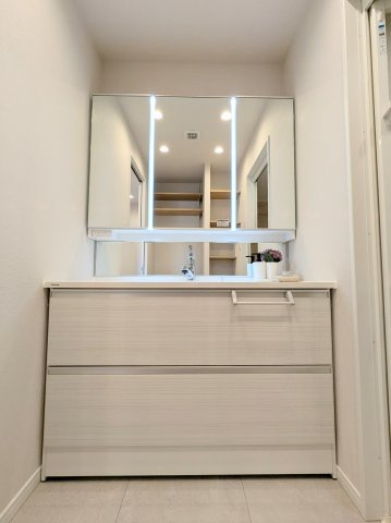 ファミール浅草シティウエストの独立洗面台|～洗面化粧室写真～