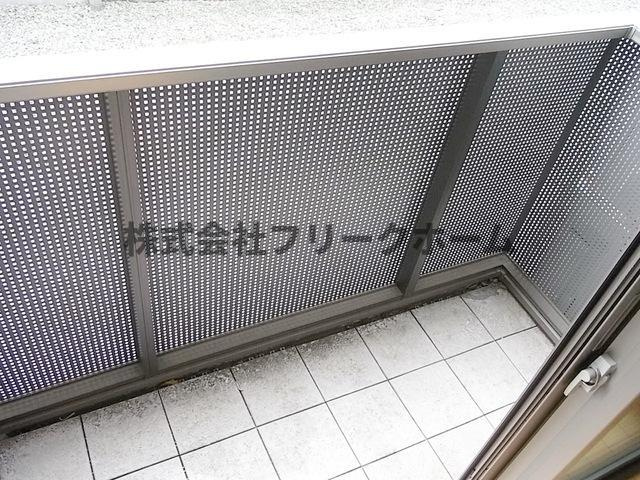 小金井市中町２丁目のアパートのバルコニー