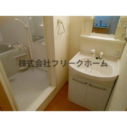 小金井市中町２丁目のアパートの洗面所