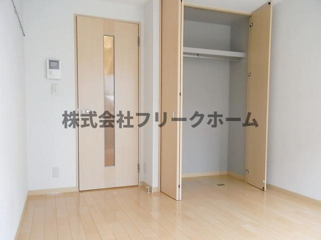 小金井市中町２丁目のアパートの収納