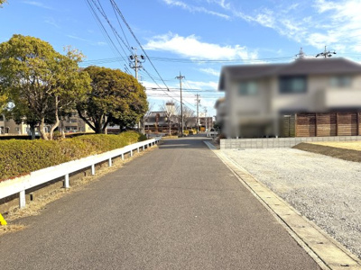 【前面道路含む現地写真】 | 鈴鹿市桜島町７丁目　宅地分譲２区画 | 前面道路