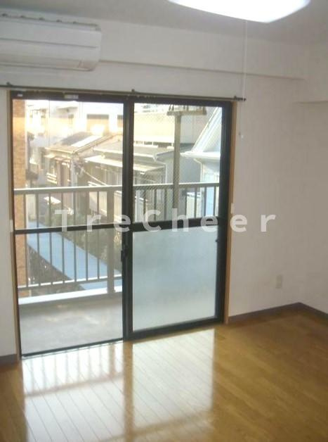 スターコート西青木の居間・リビング