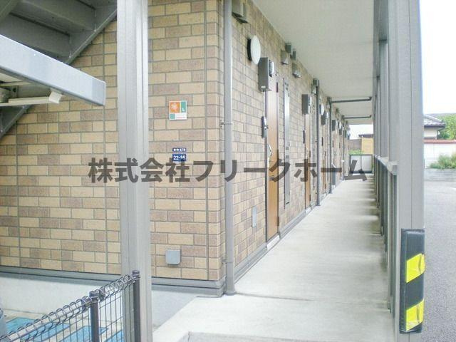 小金井市東町５丁目のアパートのロビー