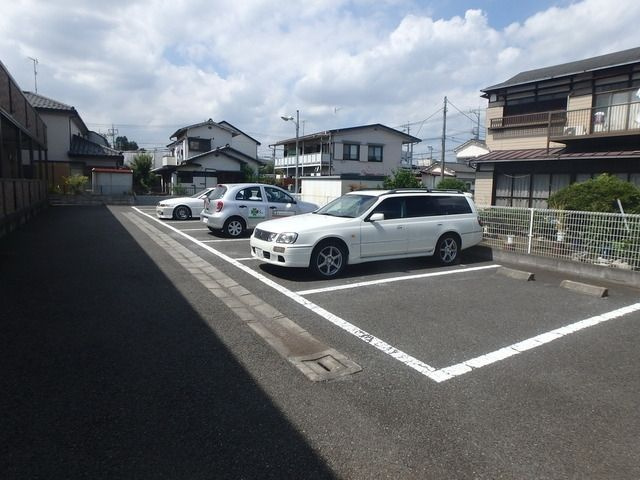 小金井市東町５丁目のアパートの駐車場