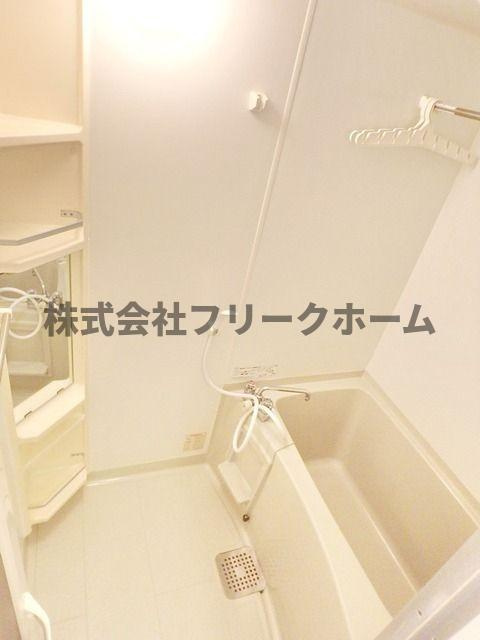 小金井市東町５丁目のアパートの浴室