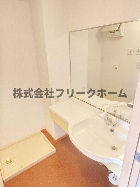 小金井市東町５丁目のアパートの洗面所