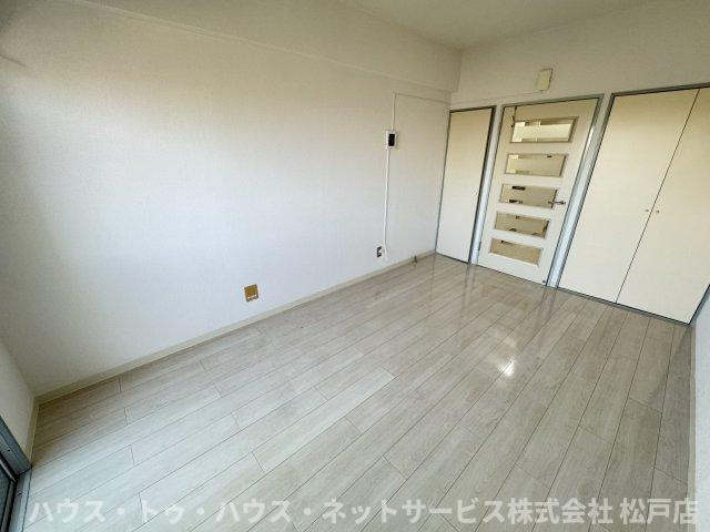 ベルシティの洋室