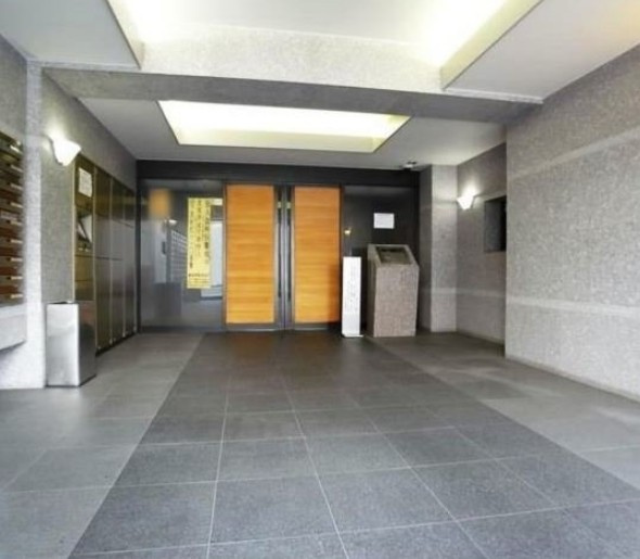 ルーブル神楽坂弐番館のロビー