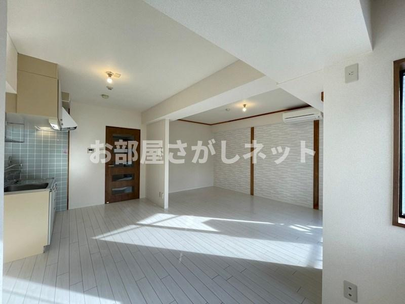 K2－COURT ASAKUSA【おとり物件なし】#学生・社会人にオススメ！初期費用分割払いOK！の居間・リビング