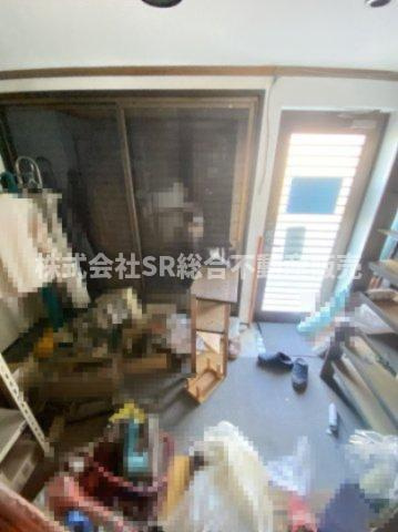 上六万寺町中古テラスハウスのその他共用部分|1F西側玄関部分。物置・事務所としてお使いいただけます！