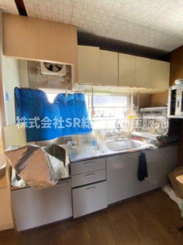 上六万寺町中古テラスハウスのキッチン|明るいキッチンです♪システムキッチンに新調されたい場合は、ご相談ください！