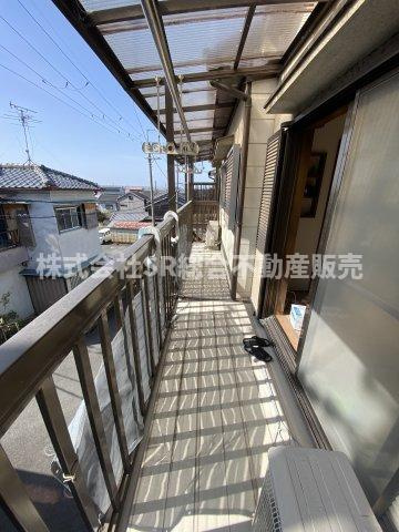 上六万寺町中古テラスハウスのバルコニー|陽当たり・通風良好のバルコニーです♪