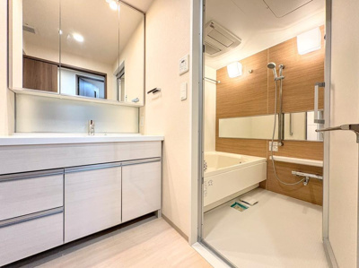 【独立洗面台】 | ベルドゥムール海老名ルミナス | 朝の身支度には欠かせない独立洗面化粧台