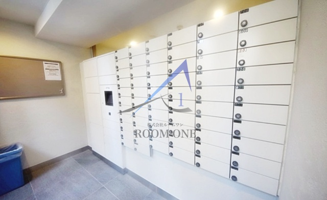 バウスフラッツ住吉のその他共用部分|宅配ボックスと集合ポストです。