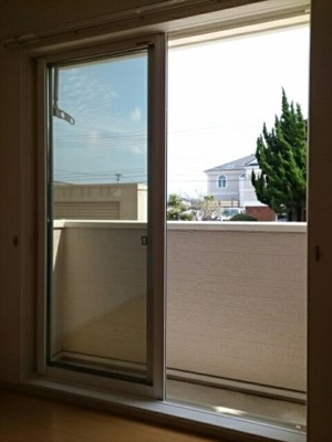 【バルコニー】 | サンリット・カーサⅡ | バルコニーからの眺めを楽しみながら食事をしませんか