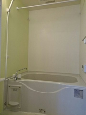 【浴室】 | サンリット・カーサⅡ | ゆったり過ごせるお風呂です