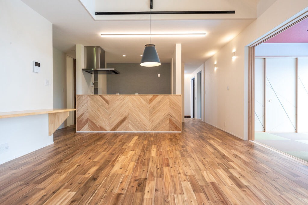 高島町　中古戸建の玄関