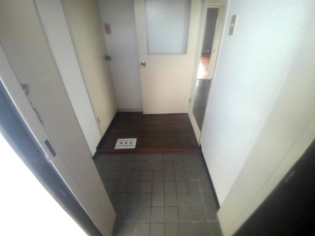 リバティビルの玄関