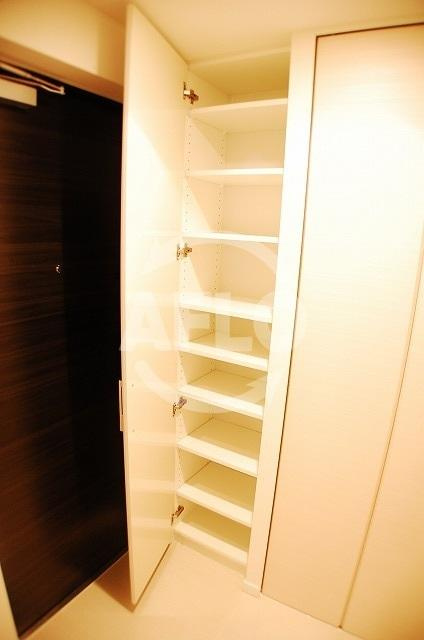 S-RESIDENCE難波Brillerの収納|S-RESIDENCE難波Briller　下駄箱