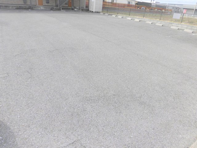 FRIENDRY SQUAREの駐車場