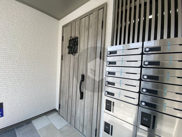 クリエオーレ御厨東のエントランス