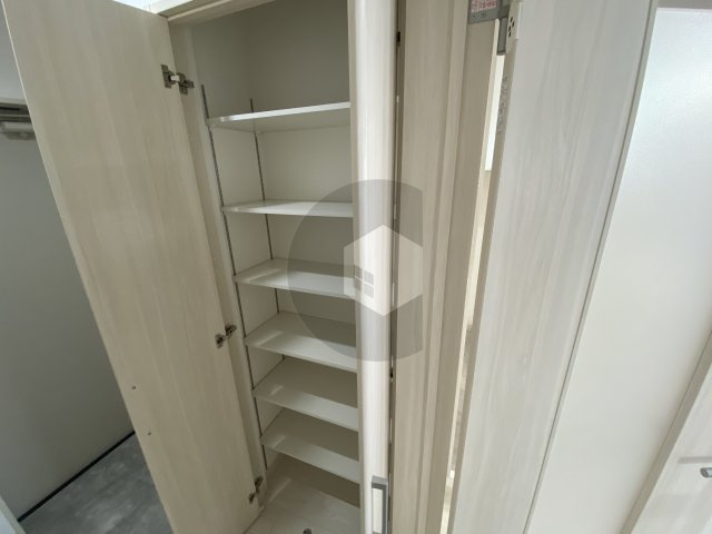 クリエオーレ御厨東の収納