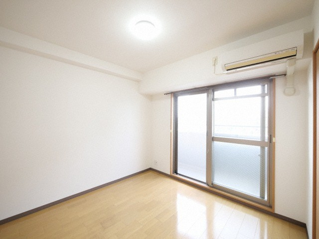 大阪市生野区新今里３丁目の賃貸マンションの居間・リビング