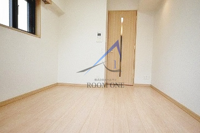 ルーブル神楽坂弐番館の居間・リビング|洋室のお部屋です。