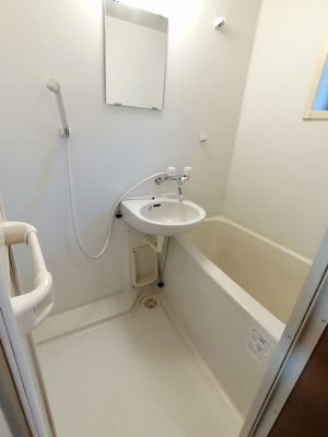 【浴室】 | ブラウンコート | 居住中の為他号室の写真となります