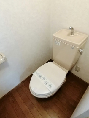 【トイレ】 | ブラウンコート | 居住中の為他号室の写真となります