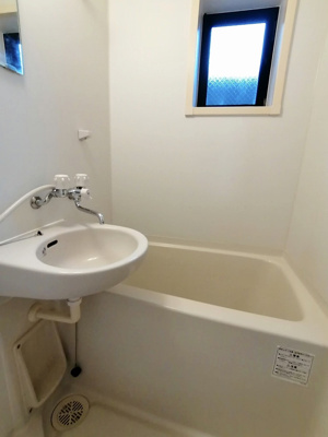 【洗面所】 | ブラウンコート | 居住中の為他号室の写真となります