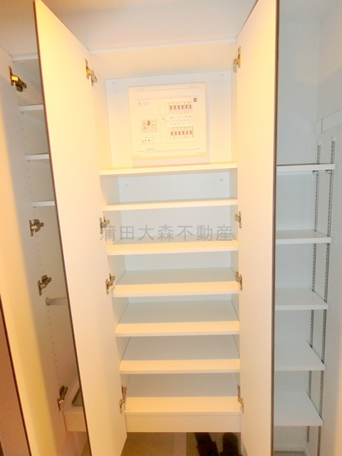 Live Casa千鳥町の設備|玄関収納　シューズクローゼット