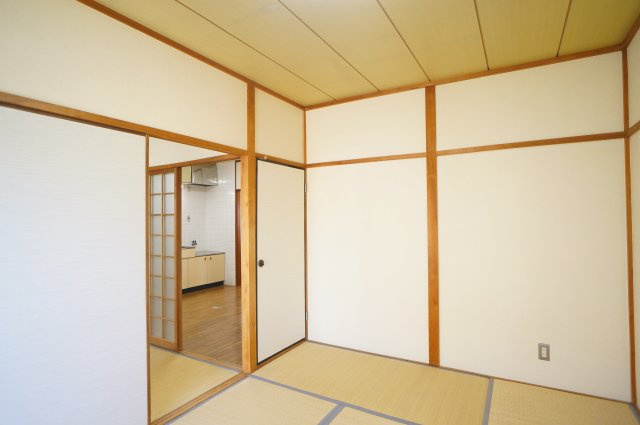 三輪マンションの和室