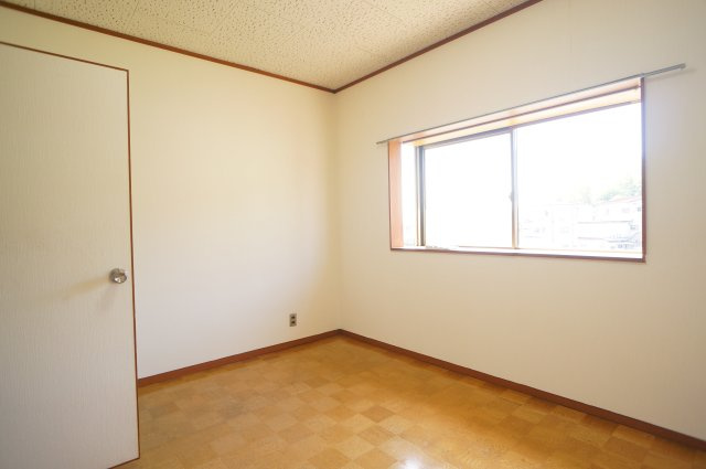 三輪マンションの居間・リビング