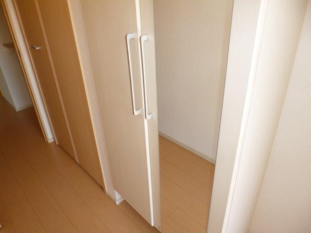 メゾン　ド　シフォンのトイレ|トイレ棚