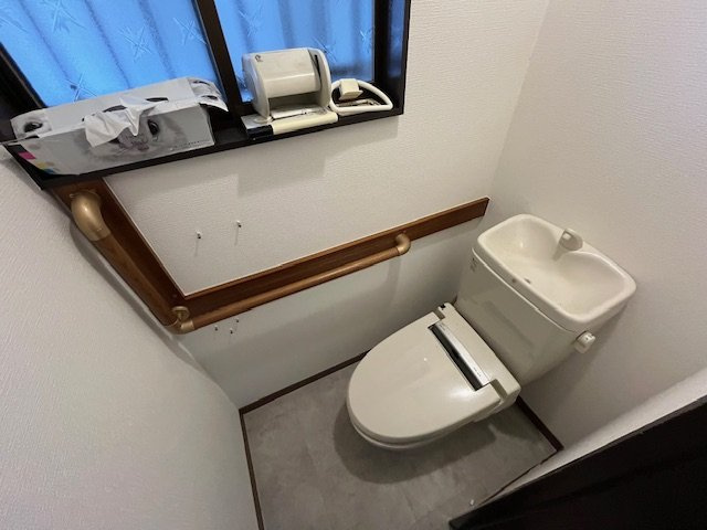 唐国町戸建のトイレ