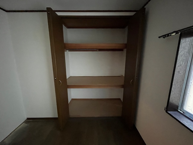 唐国町戸建の収納